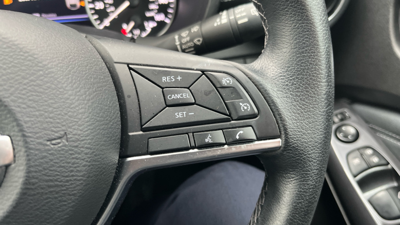 Nissan Juke 1.0 DiG-T 114 N-Connecta 5dr Petrol Hatchback